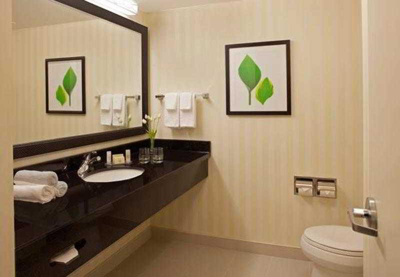 Fairfield Inn & Suites By Marriott Toronto Mississauga Extérieur photo