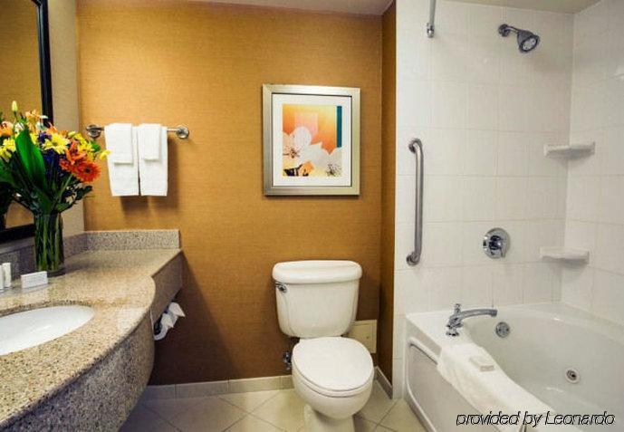 Fairfield Inn & Suites By Marriott Toronto Mississauga Extérieur photo